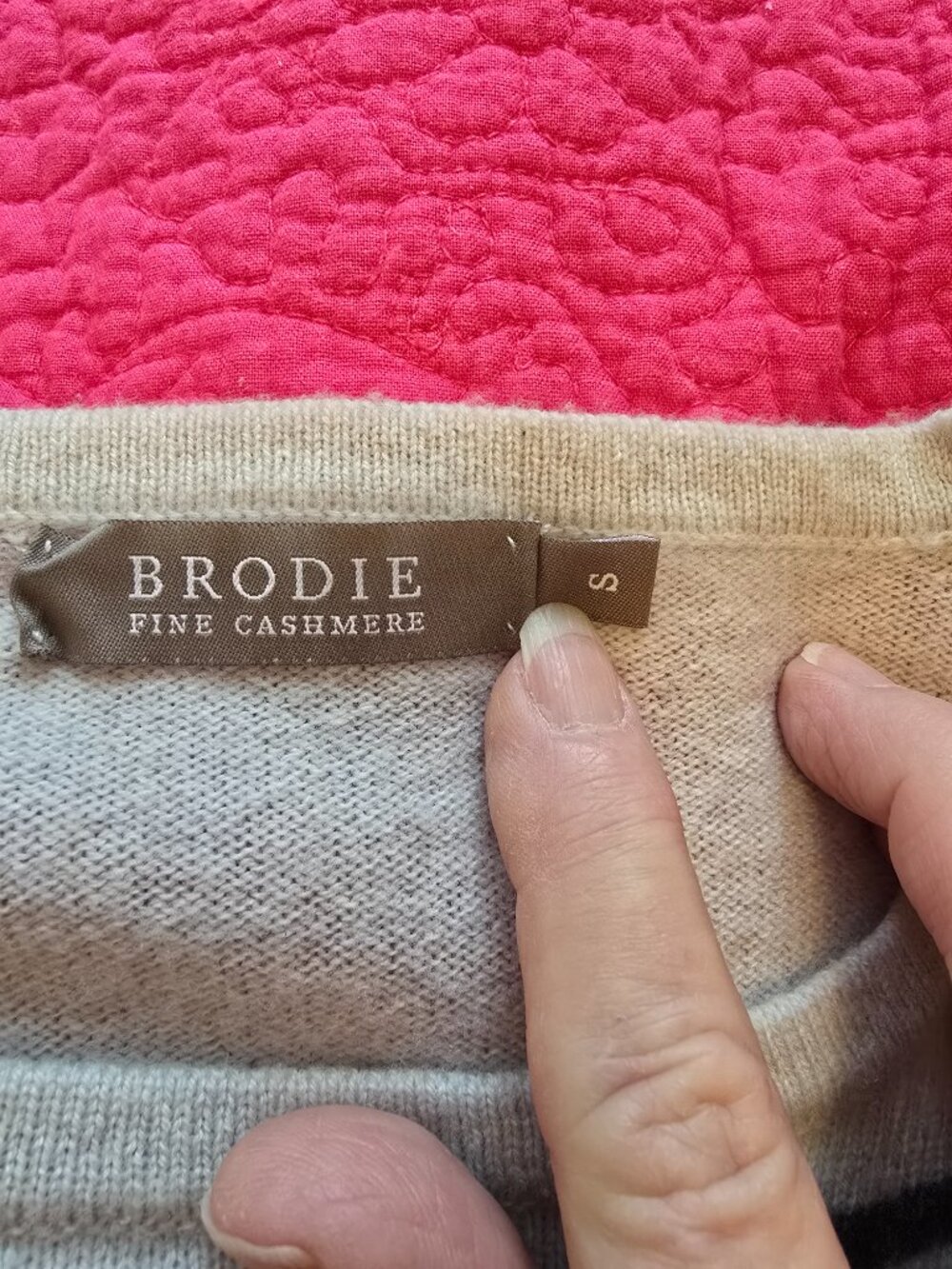 Brodie Fine Cashmere Silver Graphic Crew Neck Sweater Small - Picture 6 of 9